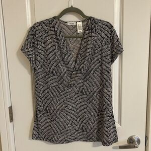 Women's V-neck Short Sleeved Blouse